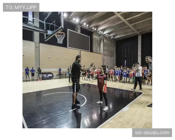 中国球员张文杰获伦纳德亲授即将代表球队出战NBA季前赛引热议