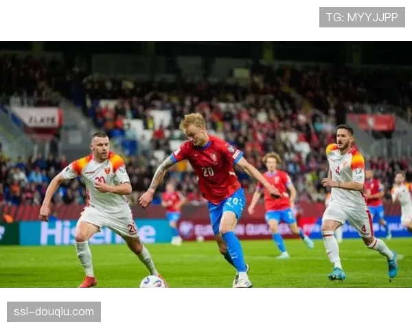 意大利3比1战胜爱沙尼亚取得四连胜 但仍落后挪威6分 意大利3比1战胜爱沙尼亚取得四连胜 但仍落后挪威6分