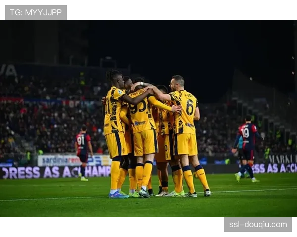 国米更衣室喜庆氛围浓厚全员团结一心共同登顶意甲巅峰