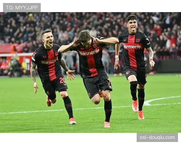 勒沃库森球员霍夫曼:进球后与队友默契庆祝彰显团结 勒沃库森球员霍夫曼:进球后与队友默契庆祝彰显团结