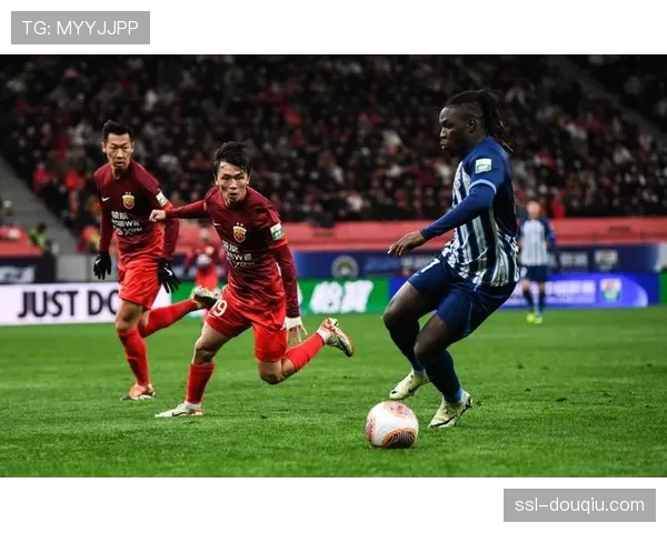 海港失奥斯卡后惯性领跑,阵容深度保障连胜 海港失奥斯卡后惯性领跑,阵容深度保障连胜